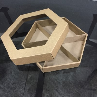 картонная упаковка восьмиугольной формы